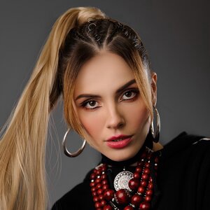 Хтось йде