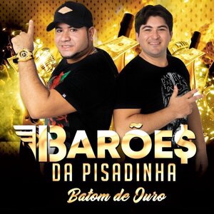 Escondido Dos Seus Pais