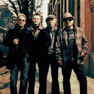 В твоем парадном темно