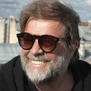 Кто светел, тот и свят (Город золотой).